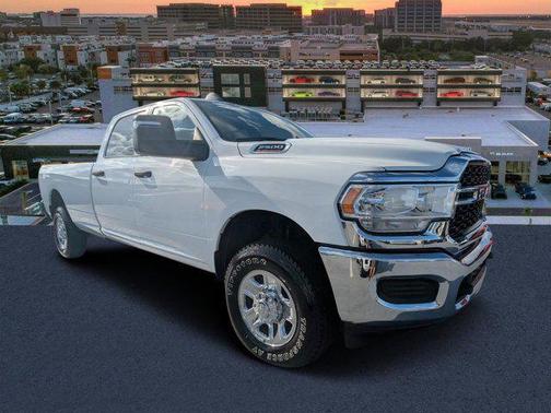 2023 RAM 2500 Tradesman Crew Cab 4x4 8 Box