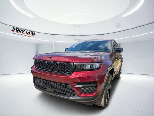 2025 Jeep Grand Cherokee Laredo