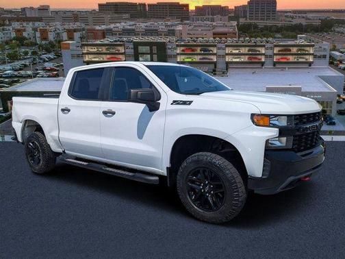 Summit White 2021 Chevrolet Silverado 1500 Custom Trail Boss