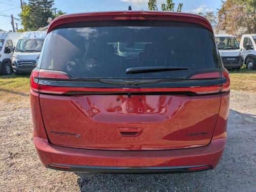 2026 Chrysler Pacifica Limited