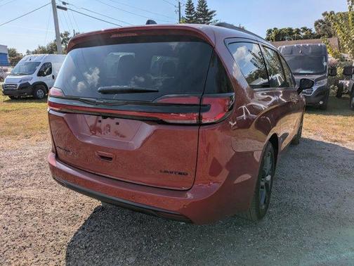 2026 Chrysler Pacifica Limited