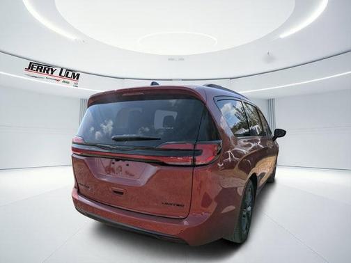 2026 Chrysler Pacifica Limited