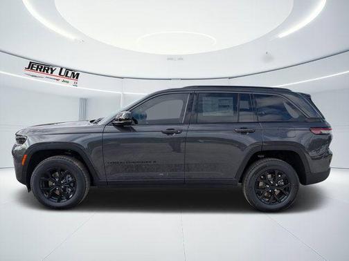 2026 Jeep Grand Cherokee Laredo