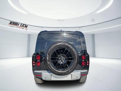 2025 Land Rover Defender P300