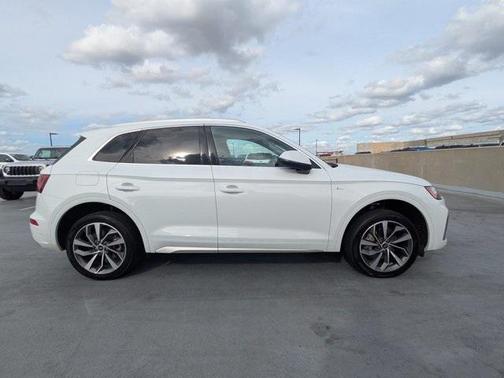 2024 Audi Q5 45 S line quattro Premium