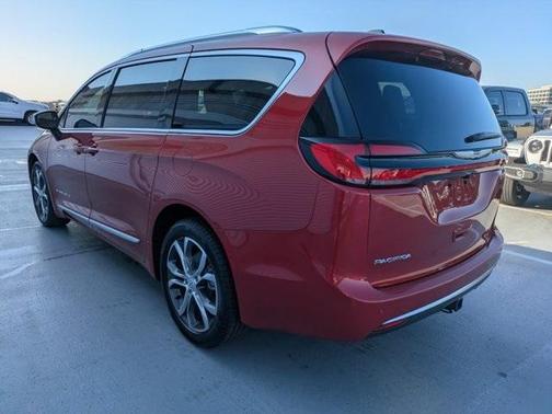 2026 Chrysler Pacifica Pinnacle
