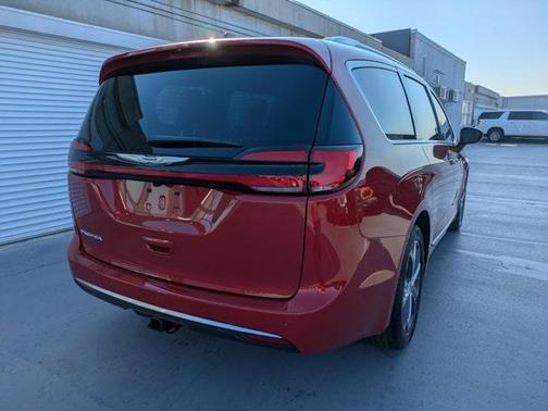 2026 Chrysler Pacifica Pinnacle