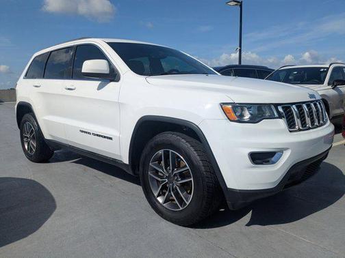2019 Jeep Grand Cherokee Laredo E 4x2