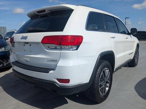 2019 Jeep Grand Cherokee Laredo E 4x2