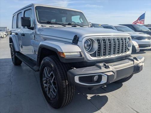 2024 Jeep Wrangler 4-Door Sahara 4x4