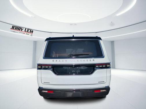 2022 Jeep Grand Wagoneer Series III