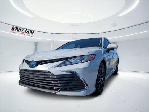 2023 Toyota Camry Hybrid XLE