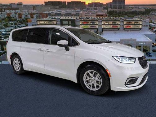 Bright White Clearcoat 2023 Chrysler Pacifica Touring-L