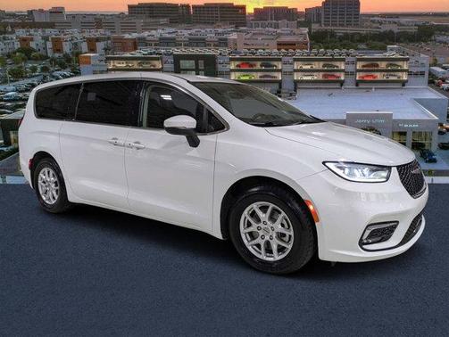 Bright White Clearcoat 2023 Chrysler Pacifica Touring-L