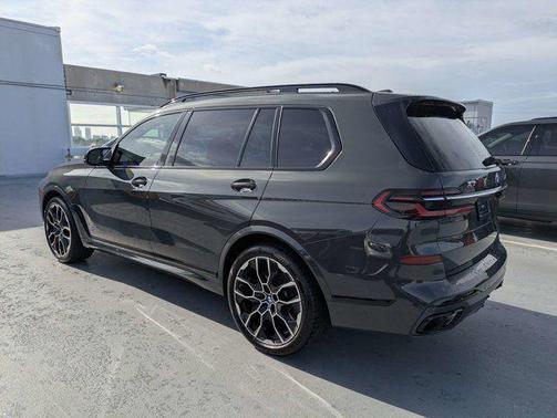 Gray Metallic 2023 BMW X7 M60i