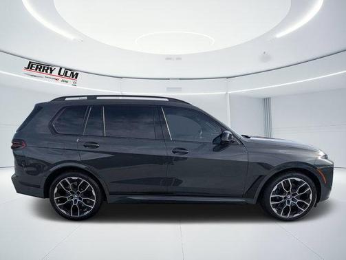 Gray Metallic 2023 BMW X7 M60i
