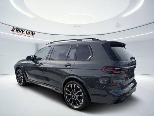 Gray Metallic 2023 BMW X7 M60i