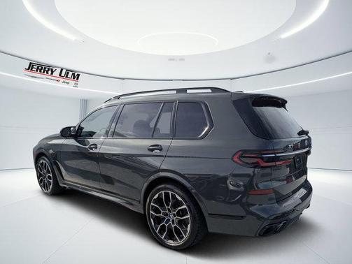 Gray Metallic 2023 BMW X7 M60i