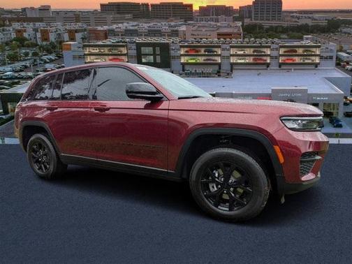 2025 Jeep Grand Cherokee Laredo