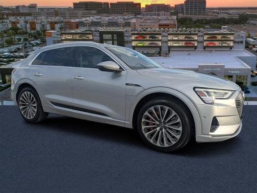 2019 Audi e-tron Prestige