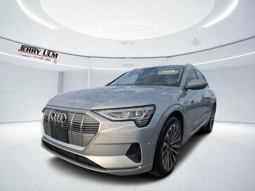 2019 Audi e-tron Prestige