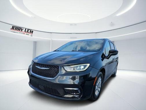 2023 Chrysler Pacifica Touring-L