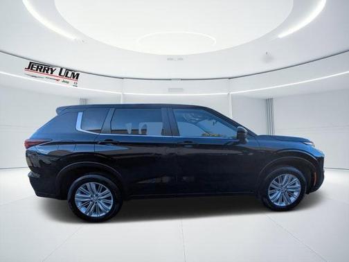 2023 Mitsubishi Outlander ES