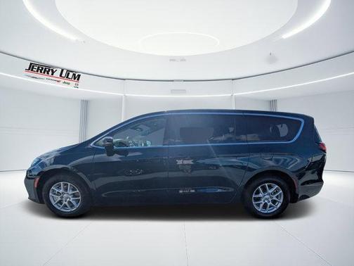 2024 Chrysler Pacifica Touring-L