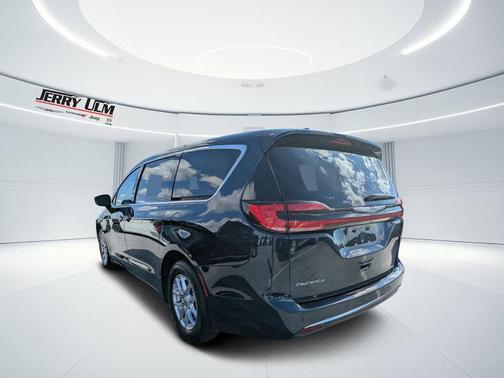 2024 Chrysler Pacifica Touring-L