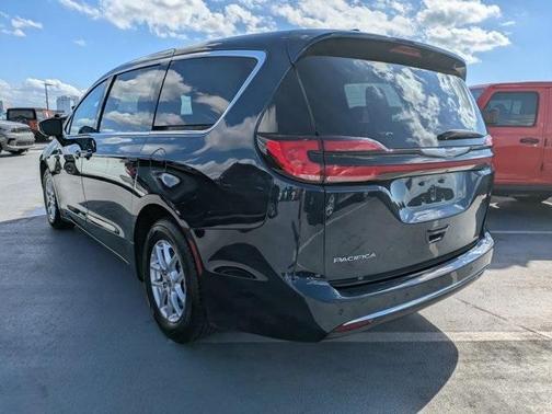 2024 Chrysler Pacifica Touring-L