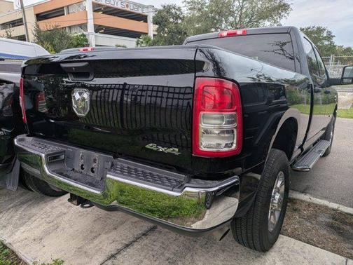 2024 RAM 2500 Big Horn Crew Cab 4x4 64' Box