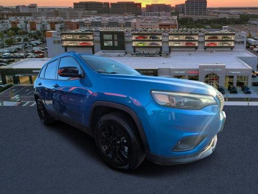 2023 Jeep Cherokee Altitude Lux