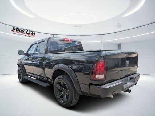 Brilliant Black Crystal Pearlcoat 2018 RAM 1500 Sport