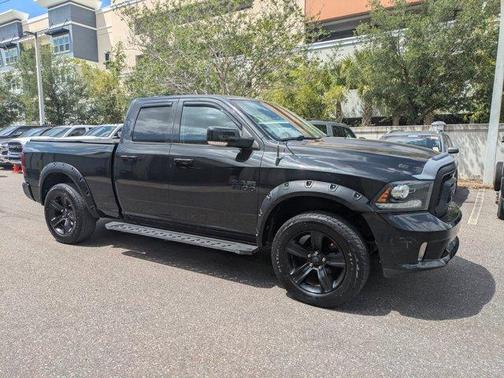 Brilliant Black Crystal Pearlcoat 2018 RAM 1500 Sport