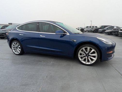 2020 Tesla Model 3 Standard Range