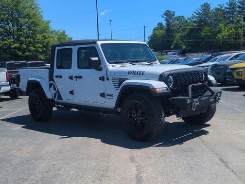 Bright White Clearcoat 2021 Jeep Gladiator Sport