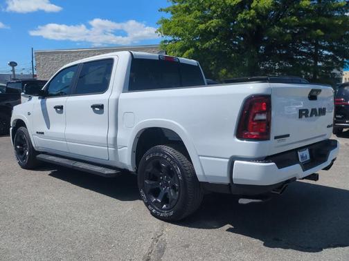 Bright White Clearcoat 2026 RAM 1500 Big Horn/Lone Star
