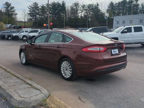 2016 Ford Fusion Hybrid SE