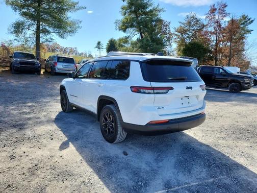 2024 Jeep Grand Cherokee L Laredo