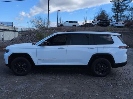 2024 Jeep Grand Cherokee L Laredo