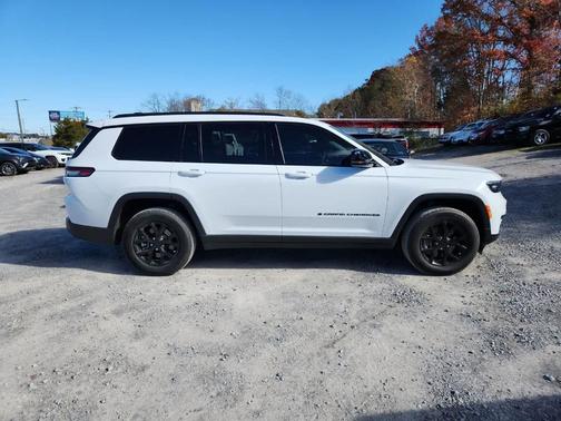 2024 Jeep Grand Cherokee L Laredo