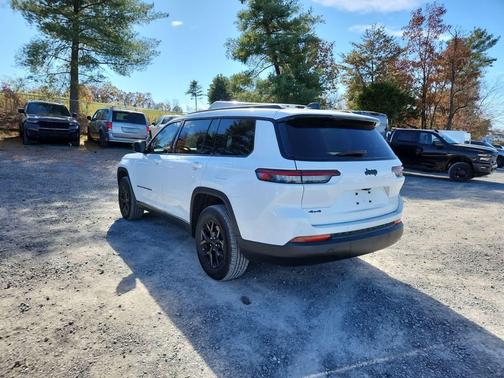 2024 Jeep Grand Cherokee L Laredo