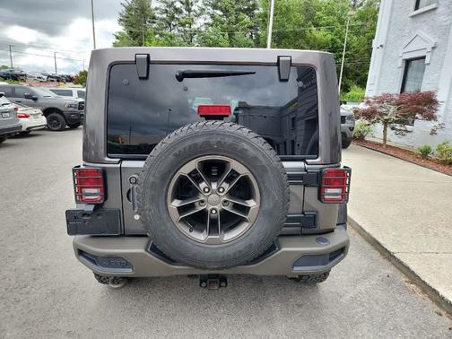 Granite Crystal Clearcoat Metallic 2016 Jeep Wrangler Unlimited Sahara