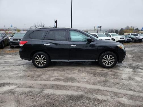 2016 Nissan Pathfinder S