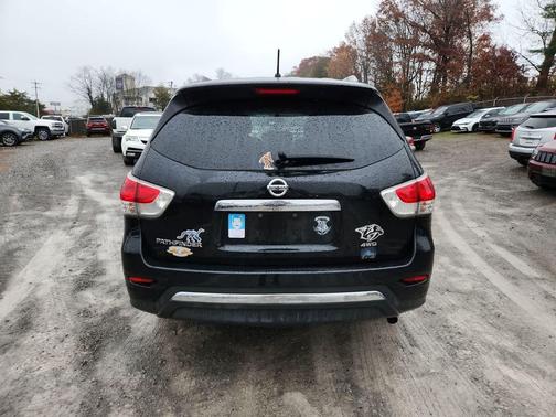 2016 Nissan Pathfinder S