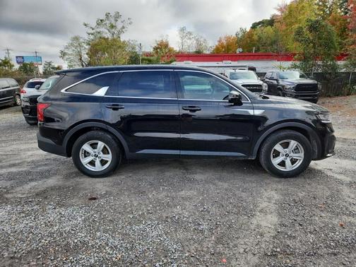 2022 Kia Sorento LX