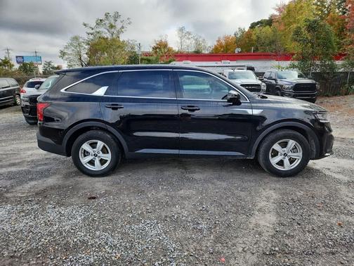 2022 Kia Sorento LX