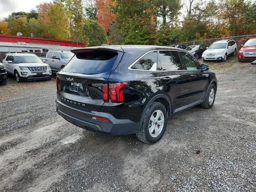 2022 Kia Sorento LX