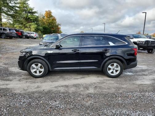 2022 Kia Sorento LX