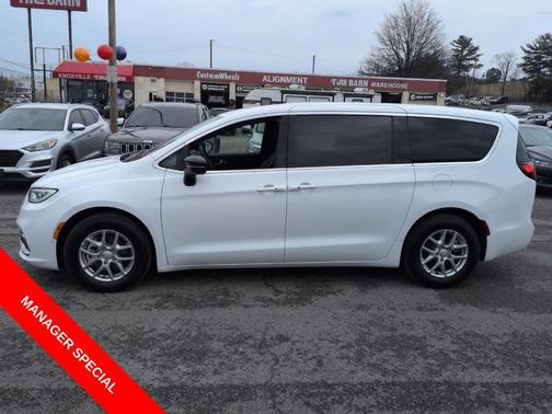 Bright White Clearcoat 2026 Chrysler Pacifica Select